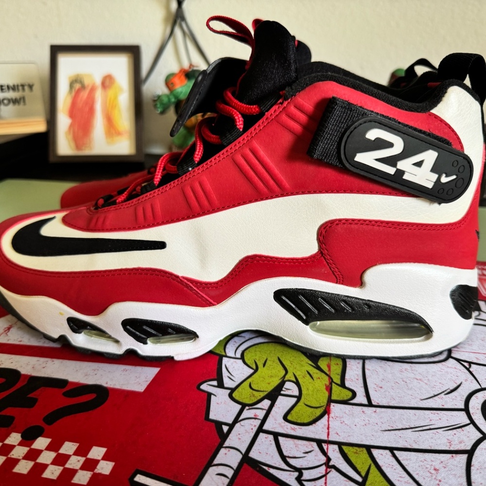 Nike Air Griffey Max 1 ‘Cincinnati Reds’ – The Swingman’s Legacy (No Box) - Picture 2 of 8